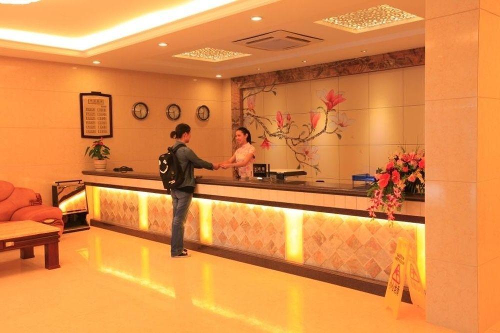 Yangshuo Hua Xiang Man Ting West Street Hotel ภายนอก รูปภาพ