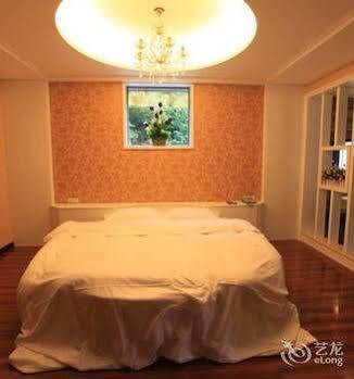 Yangshuo Hua Xiang Man Ting West Street Hotel ภายนอก รูปภาพ