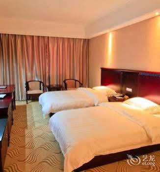 Yangshuo Hua Xiang Man Ting West Street Hotel ภายนอก รูปภาพ