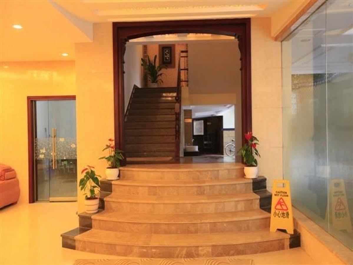 Yangshuo Hua Xiang Man Ting West Street Hotel ภายนอก รูปภาพ